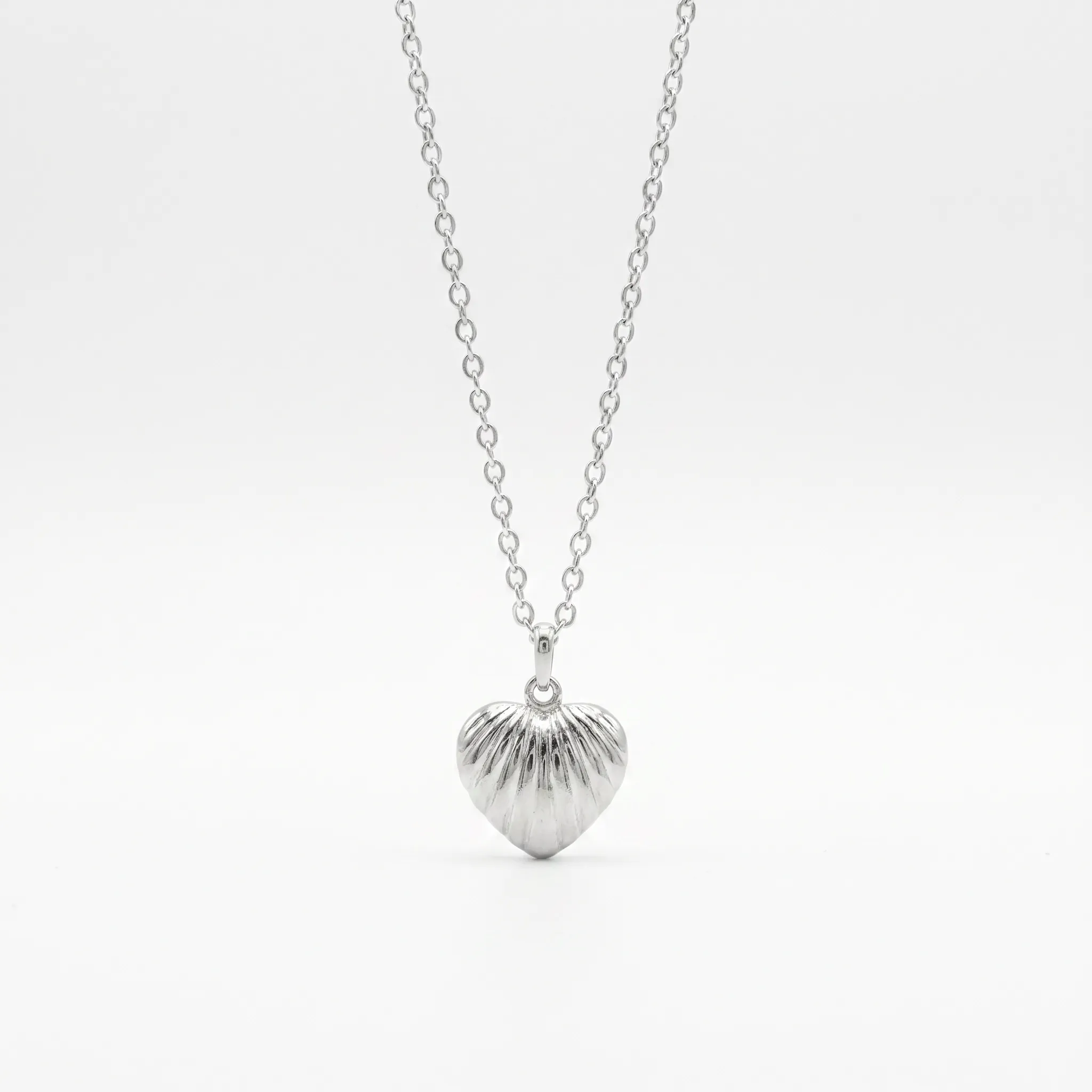 Ribbed Heart Necklace - Image 2