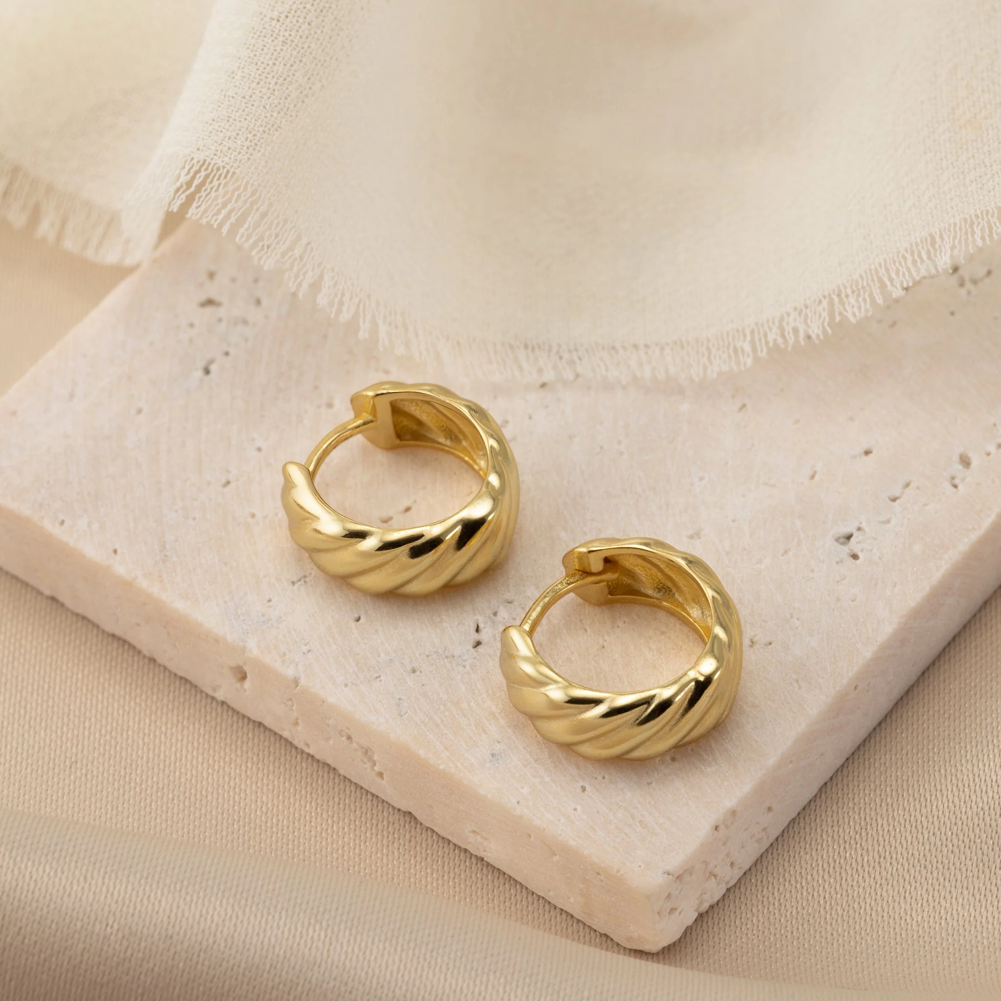 Wide Ribbed Huggie Hoop Earrings